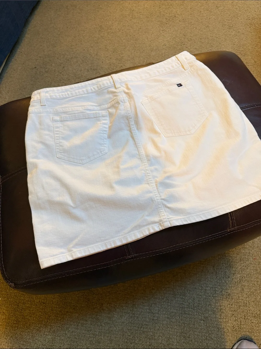 Tommy Helfiger white denim skirt -soft somewhat stretchy fabric sz16